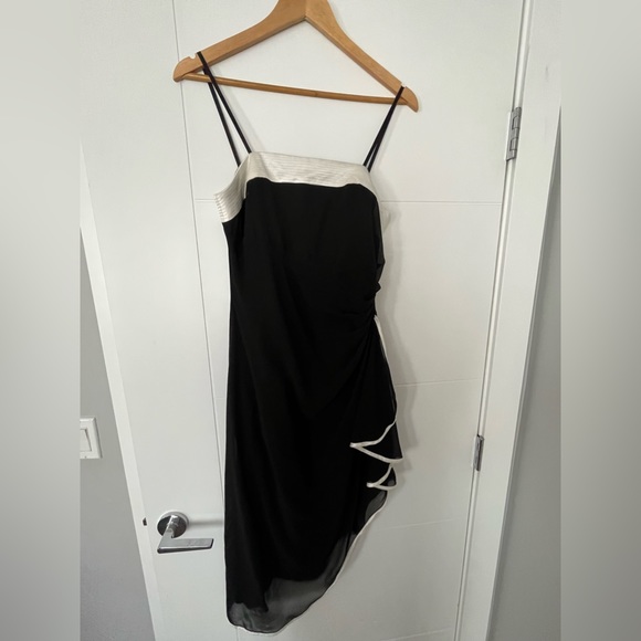 MELANIE LYNE Asymmetric DRESS IN EUC; SIZE 10; Spagetti strap - Picture 3 of 5